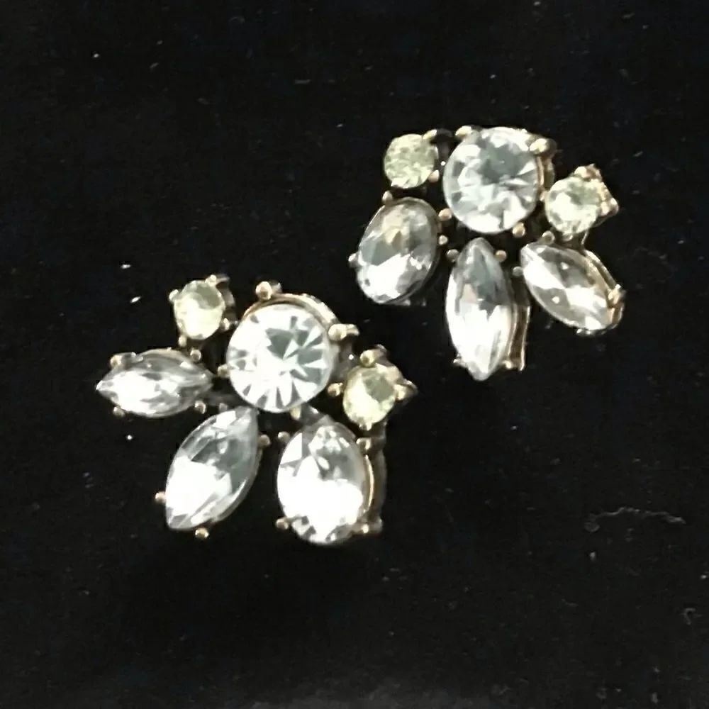 🔹 New Vintage sparkling crystal & gold stud earrings 🔹